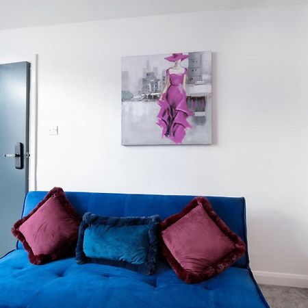 Fernbank Studios Sudbury Hill Harrow Self-Contained Studios With En-Suite เวมบลีย์ ภายนอก รูปภาพ