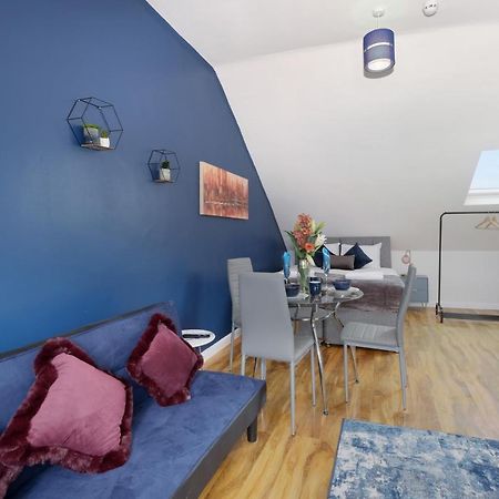 Fernbank Studios Sudbury Hill Harrow Self-Contained Studios With En-Suite เวมบลีย์ ภายนอก รูปภาพ