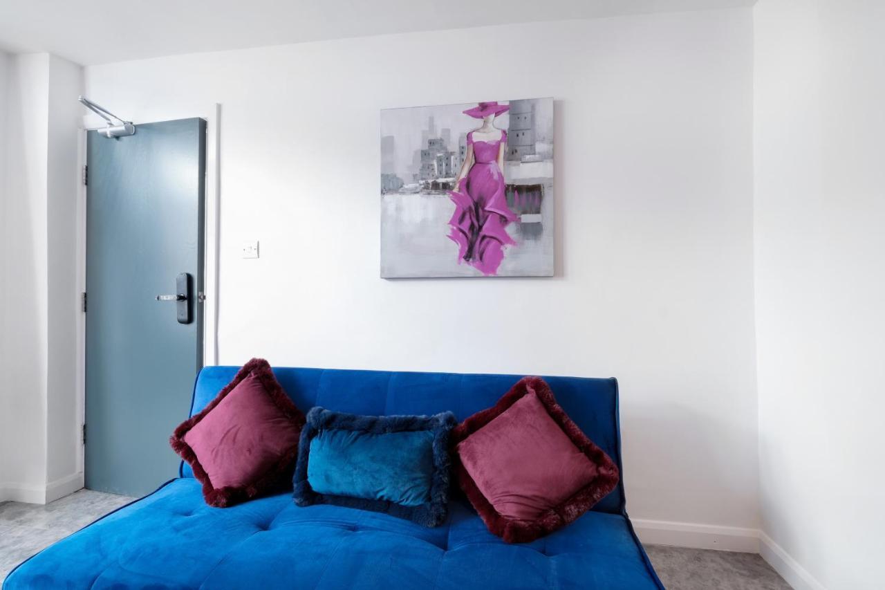 Fernbank Studios Sudbury Hill Harrow Self-Contained Studios With En-Suite เวมบลีย์ ภายนอก รูปภาพ