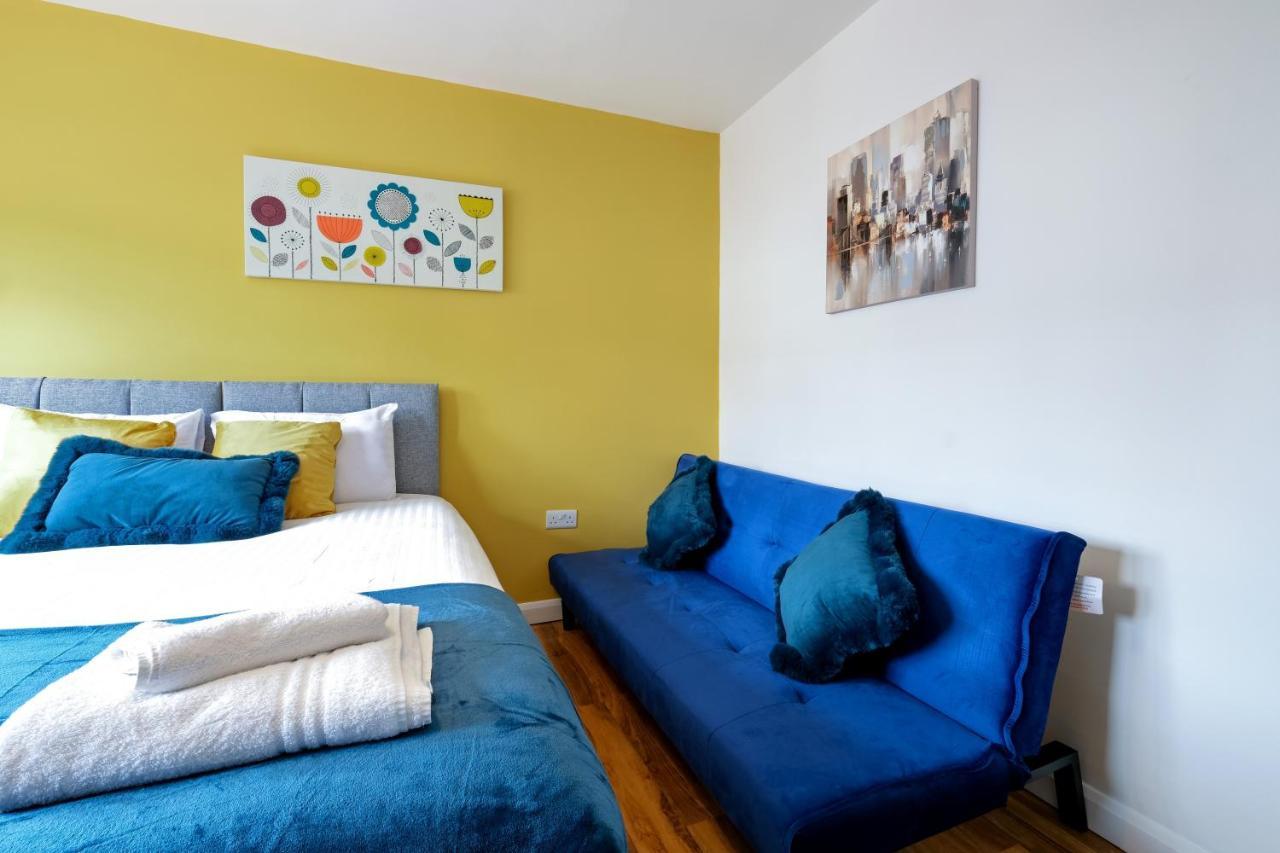 Fernbank Studios Sudbury Hill Harrow Self-Contained Studios With En-Suite เวมบลีย์ ภายนอก รูปภาพ
