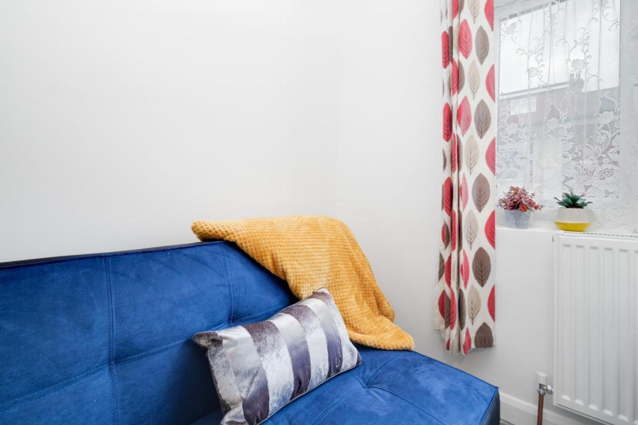 Fernbank Studios Sudbury Hill Harrow Self-Contained Studios With En-Suite เวมบลีย์ ภายนอก รูปภาพ